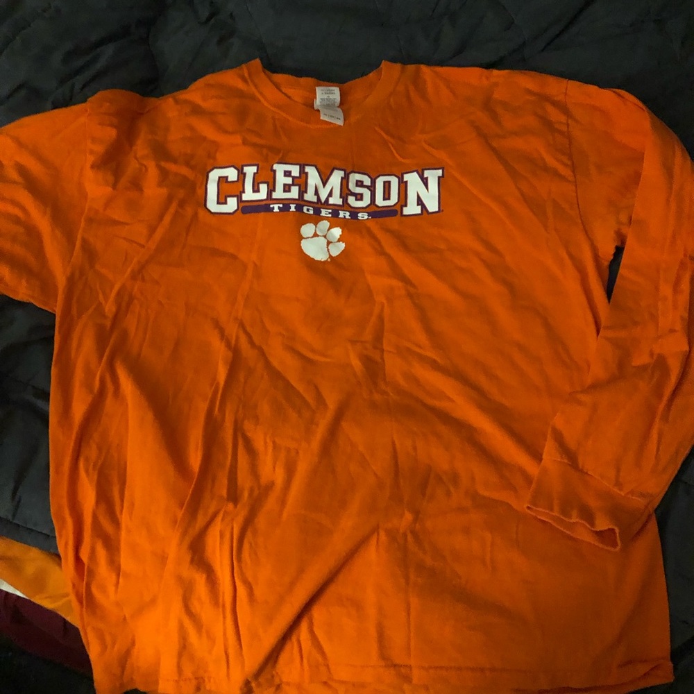Brand by Gildan. XXL, men’s or women’s long sleeve tee